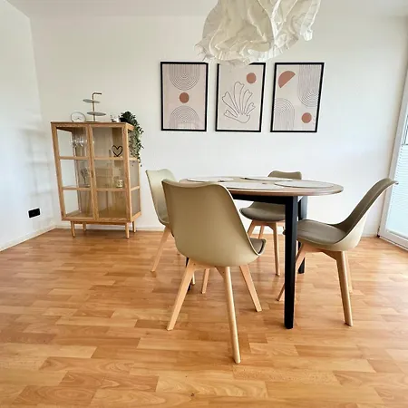 2 - Schweizer Grenze, Balkon, Parkplatz *