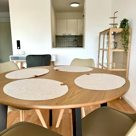 2 - Schweizer Grenze, Balkon, Parkplatz * Weil am Rhein
